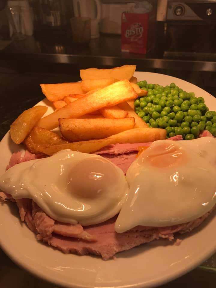 Ham, egg and chips with peas